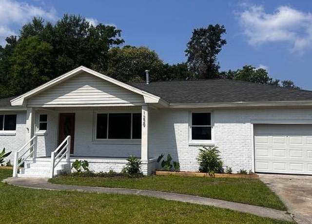 Property at 1229 Winston St, Charleston, SC 29407, 3 beds, 2 baths