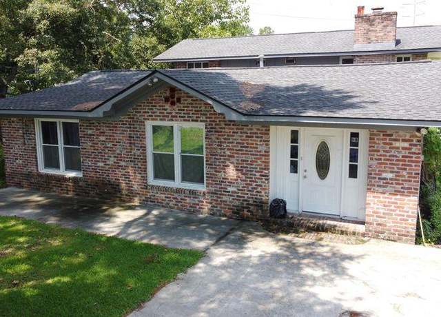 Property at 114 Berkeley Cir, Summerville, SC 29483, 5 beds, 2 baths
