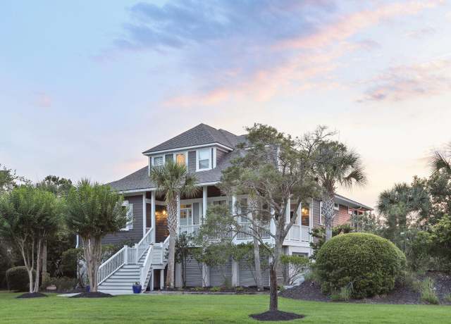 Property at 314 Commonwealth Rd, Mount Pleasant, SC 29466, 4 beds, 4.5 baths