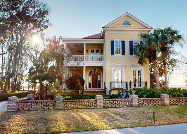 Property at 27 River Pl, Beaufort, SC 29906, 4 beds, 4.5 baths