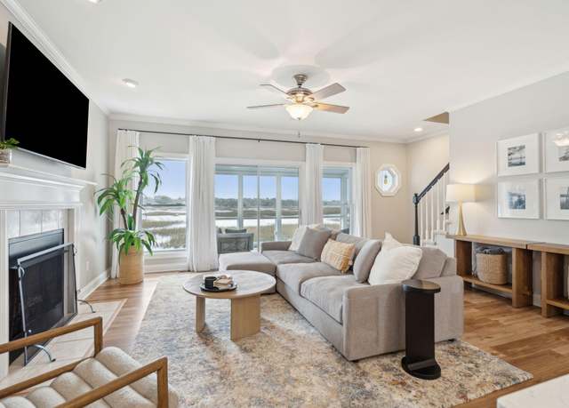 Property at 1614 Teal Marsh Rd, Charleston, SC 29412, 3 beds, 2.5 baths
