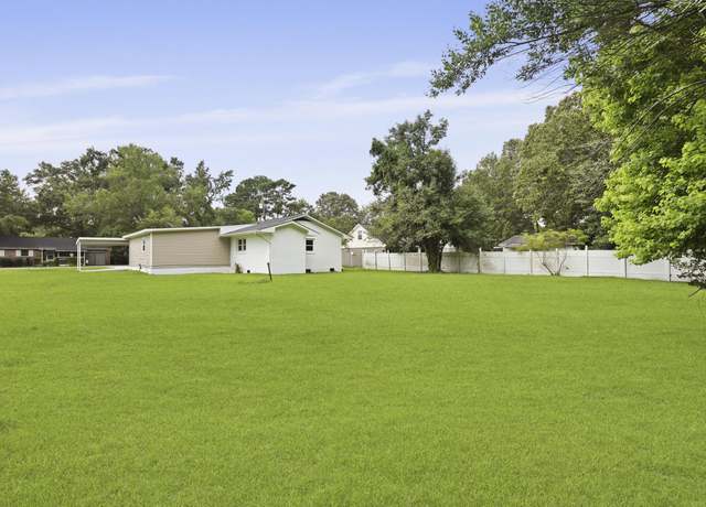 Property at 233 N Pandora Dr, Goose Creek, SC 29445, 4 beds, 2 baths