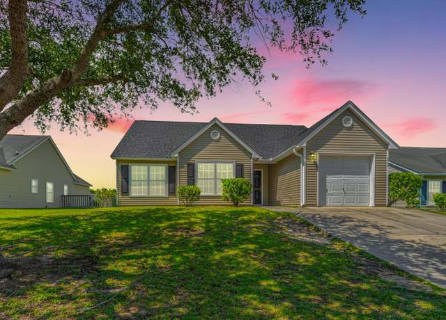 Property at 5042 Thornton Dr, Summerville, SC 29485, 3 beds, 2 baths