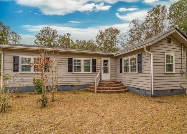 Property at 8375 Shell House Rd, Edisto Island, SC 29438, 4 beds, 1 bath