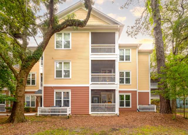 Property at 300 Bucksley Ln #102, Charleston, SC 29492, 3 beds, 2 baths