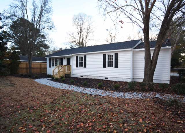 Property at 203 W Juniper St, Andrews, SC 29510, 3 beds, 2 baths