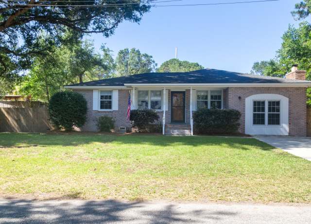 Property at 1261 Hampshire Rd, Charleston, SC 29412, 3 beds, 2 baths