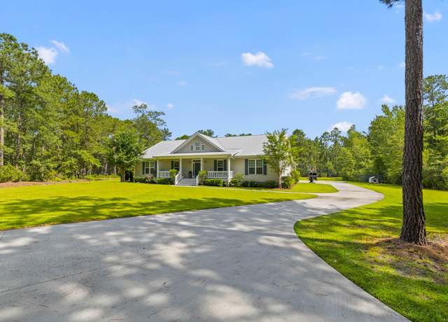 Property at 110 Huntington Ct, Walterboro, SC 29488, 4 beds, 3.5 baths