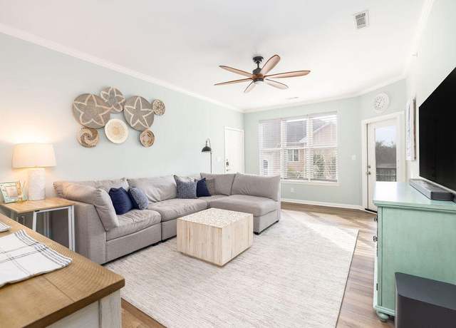 Property at 600 Bucksley Ln #305, Charleston, SC 29492, 1 bed, 1 bath