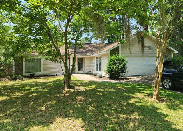 Property at 514 Woodward Blvd, Summerville, SC 29483, 3 beds, 2 baths