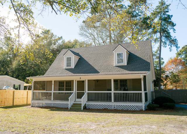 Property at 2 Brilliant Ln, Beaufort, SC 29906, 5 beds, 2 baths