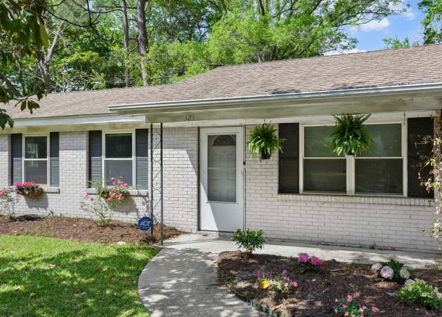 Property at 323 Millcreek Dr, Charleston, SC 29407, 3 beds, 1 bath