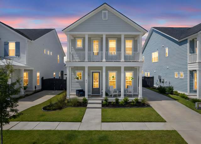 Property at 219 Witherspoon St, Summerville, SC 29486, 3 beds, 2.5 baths