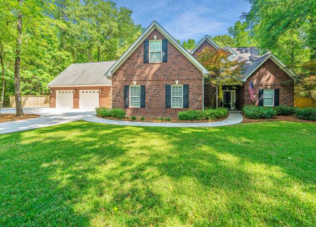 Property at 69 King Charles Cir, Summerville, SC 29485, 4 beds, 2.5 baths