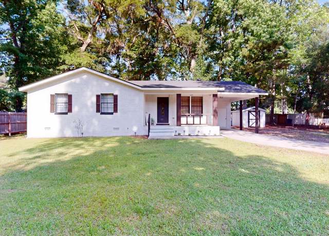 Property at 12 Presnell Cir, Beaufort, SC 29902, 3 beds, 2 baths