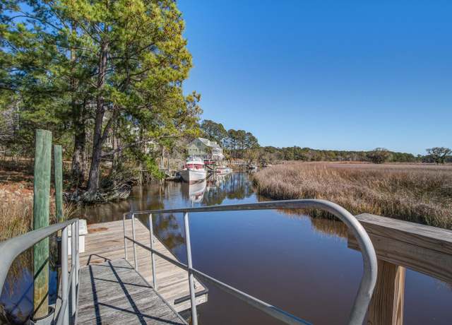 Property at 7527 Ladys Secret Ln, Awendaw, SC 29429, 4 beds, 3.5 baths