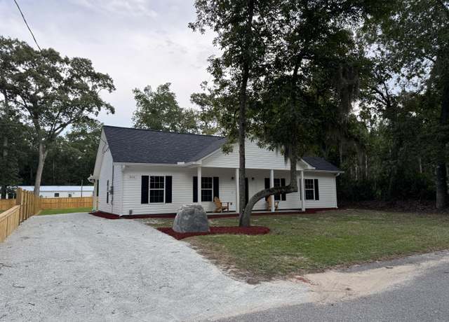 Property at 215 Middleton St, Eutawville, SC 29048, 3 beds, 2 baths