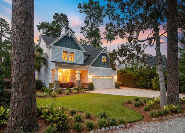 Property at 154 Shepard St, Summerville, SC 29483, 4 beds, 2.5 baths