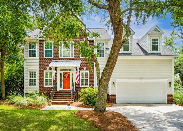 Property at 174 Revetment Ln, Mount Pleasant, SC 29464, 4 beds, 2.5 baths