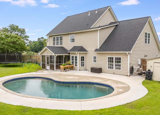Property at 5289 Mulholland Dr, Summerville, SC 29485, 5 beds, 3 baths