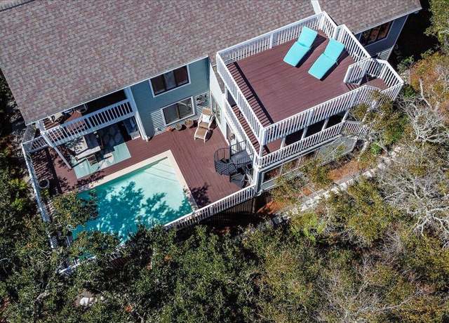 Property at 8 Fairway Oaks Ln, Isle Of Palms, SC 29451, 5 beds, 4.5 baths