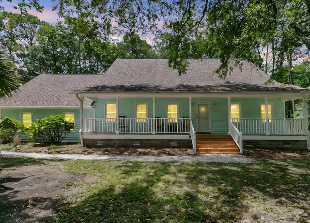 Property at 3686 Everhope Rd, Mount Pleasant, SC 29466, 4 beds, 2.5 baths
