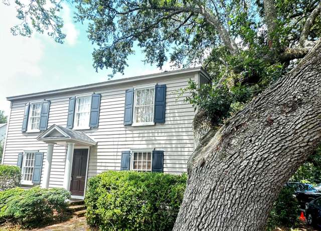 Property at 420 Church St, Mount Pleasant, SC 29464, 4 beds, 3.5 baths