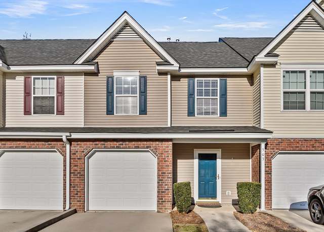 Property at 303 Pine Bluff Dr, Summerville, SC 29483, 2 beds, 2.5 baths