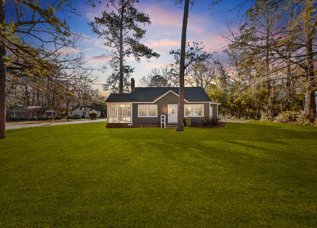 Property at 526 E Charlotte Ave, Sumter, SC 29150, 3 beds, 1 bath