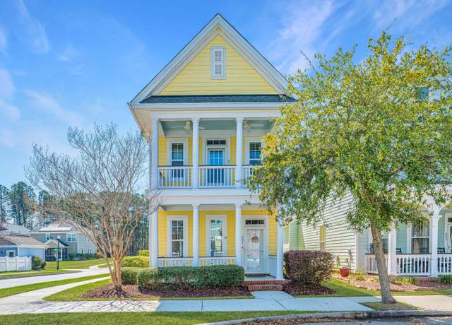 Property at 401 Forsythia Ave, Summerville, SC 29483, 3 beds, 2.5 baths