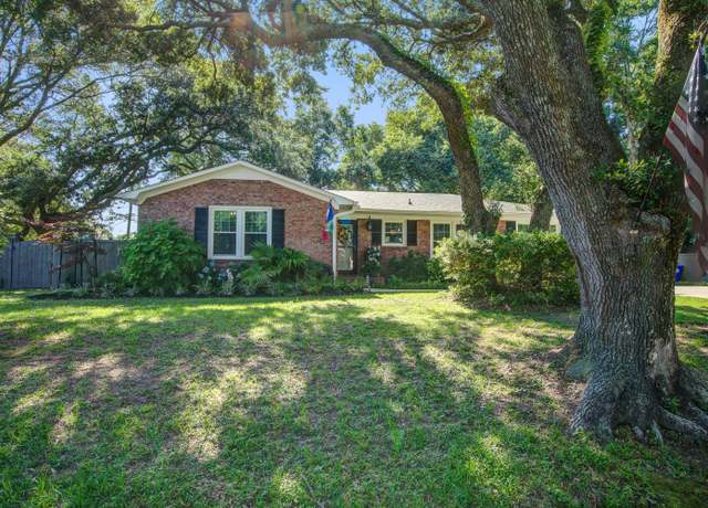 Property at 1126 Brigantine Dr, Charleston, SC 29412, 3 beds, 2 baths