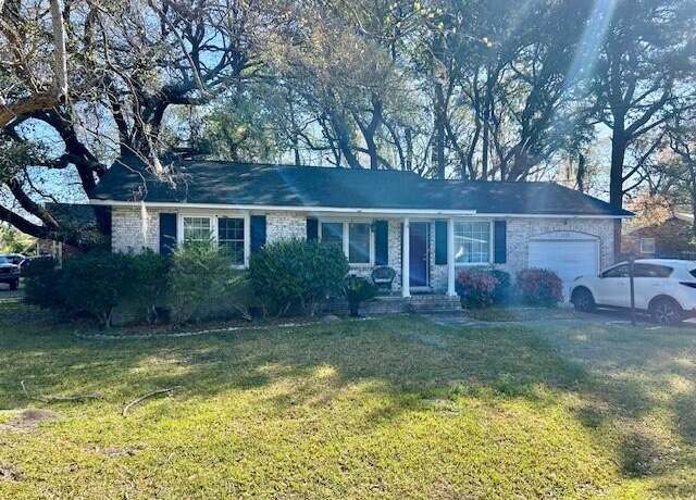 Property at 4228 Oakridge Dr, North Charleston, SC 29418, 4 beds, 1.5 baths