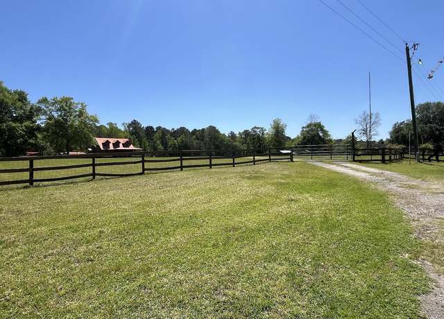 Property at 6935 Hickorynut Ln, Ravenel, SC 29470, 3 beds, 2 baths