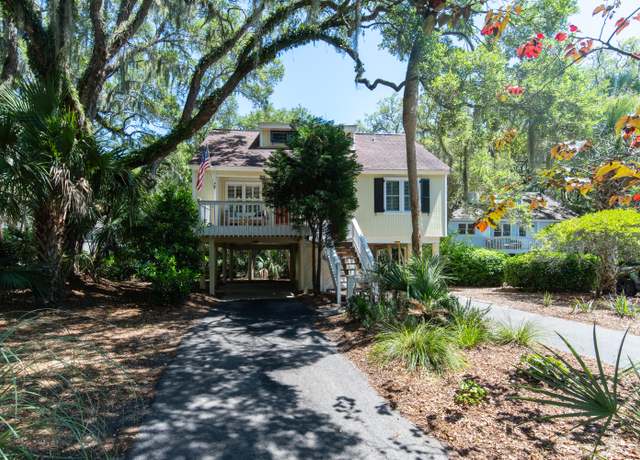 Property at 554 Double Eagle Trce, Seabrook Island, SC 29455, 3 beds, 2 baths