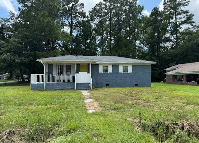 Property at 135 Wells Cir, Saint Stephen, SC 29479, 3 beds, 1 bath
