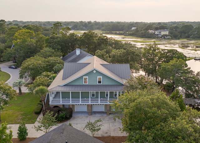 Property at 687 Oak Marsh Dr, Mount Pleasant, SC 29464, 4 beds, 4.5 baths