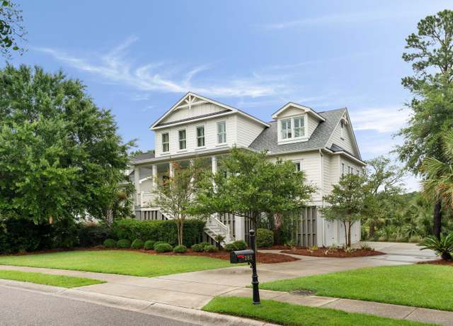Property at 282 River Oak Dr, Mount Pleasant, SC 29464, 4 beds, 3.5 baths