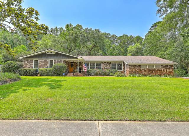 Property at 133 Axtell Dr, Summerville, SC 29485, 4 beds, 3 baths