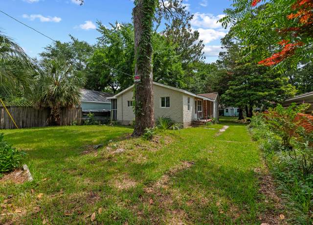 Property at 638 Cashew St, Charleston, SC 29407, 3 beds, 1 bath
