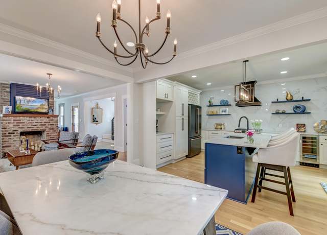 Property at 15 Dewey St, Charleston, SC 29403, 3 beds, 2.5 baths