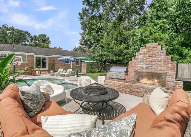 Property at 2228 N Dallerton Cir, Charleston, SC 29414, 3 beds, 2 baths