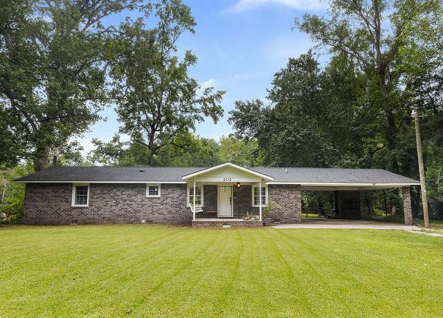 Property at 202 Muskie Dr, Summerville, SC 29483, 3 beds, 2 baths