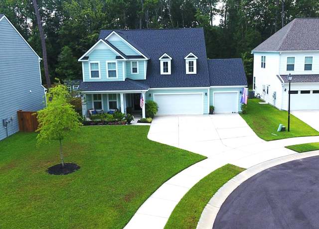 Property at 194 Dolce Ln, Summerville, SC 29483, 4 beds, 3 baths