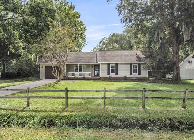 Property at 18 Paddlecreek Ave, Charleston, SC 29412, 3 beds, 2 baths