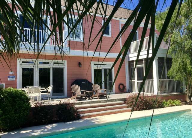 Property at 24 Commons Ct, Isle Of Palms, SC 29451, 3 beds, 3.5 baths