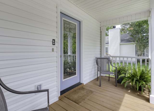 Property at 340 Stefan Dr, Charleston, SC 29412, 3 beds, 2.5 baths