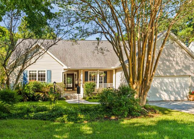 Property at 751 Woodland Pointe Pl, Mount Pleasant, SC 29464, 4 beds, 2 baths