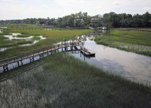 Property at 3335 Cottonfield Dr, Mount Pleasant, SC 29466, 4 beds, 3.5 baths