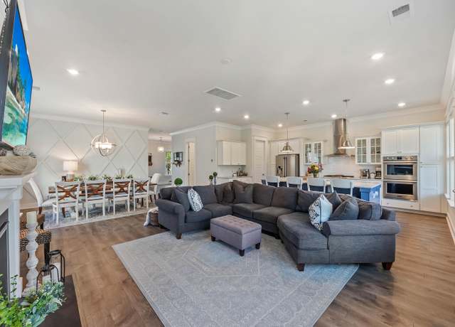 Property at 2924 Tranquility Rd, Mount Pleasant, SC 29466, 5 beds, 3 baths