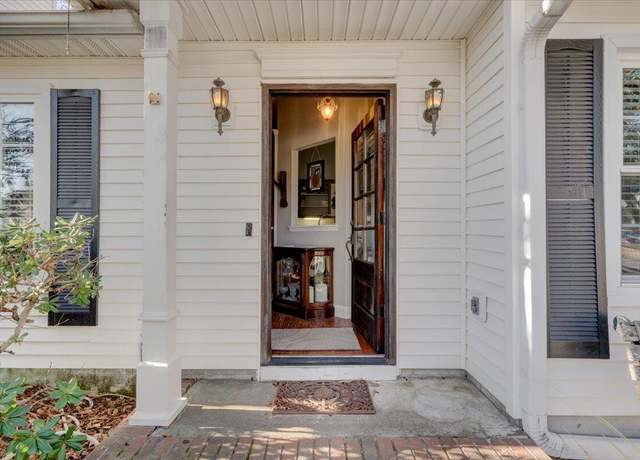 Property at 359 Muirfield Pkwy, Charleston, SC 29414, 4 beds, 2 baths